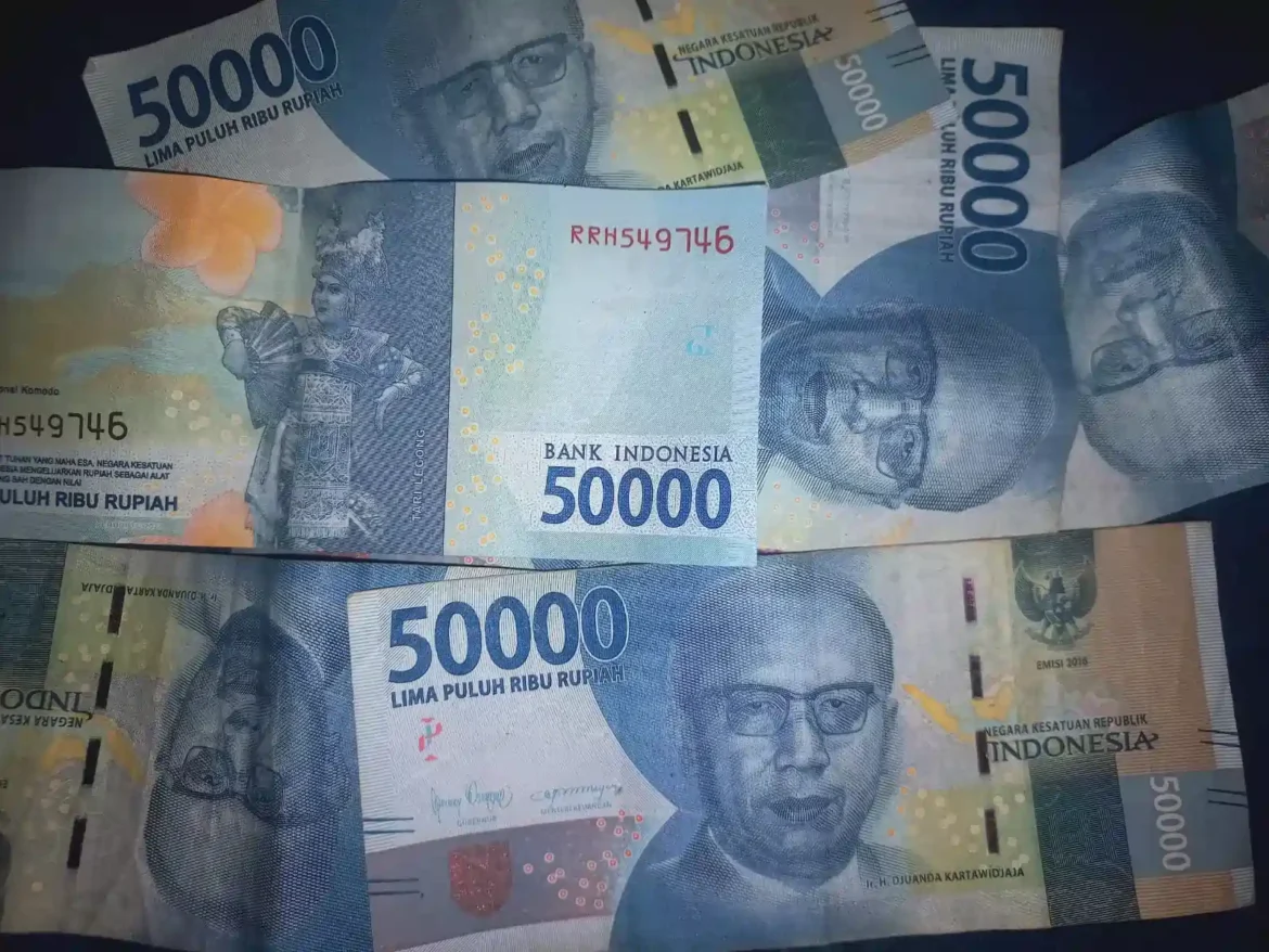 uang palsu