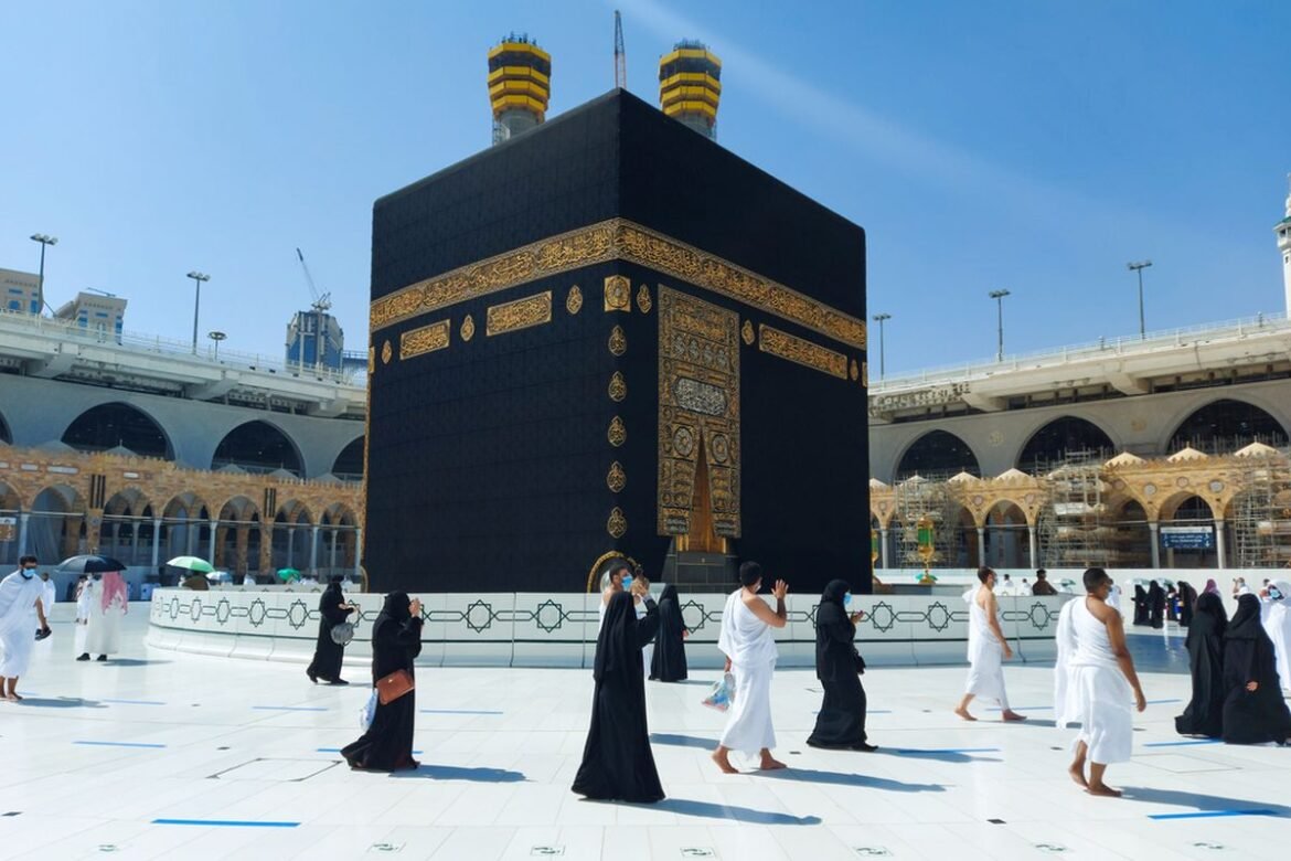 Umrah Mandiri Legal: Regulasi Baru, Harapan Jamaah, dan Tantangan Bagi Industri Travel