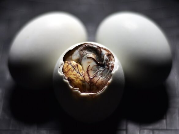 Balut dalam Perspektif Islam Benarkah Halal atau Haram bagi Muslim?