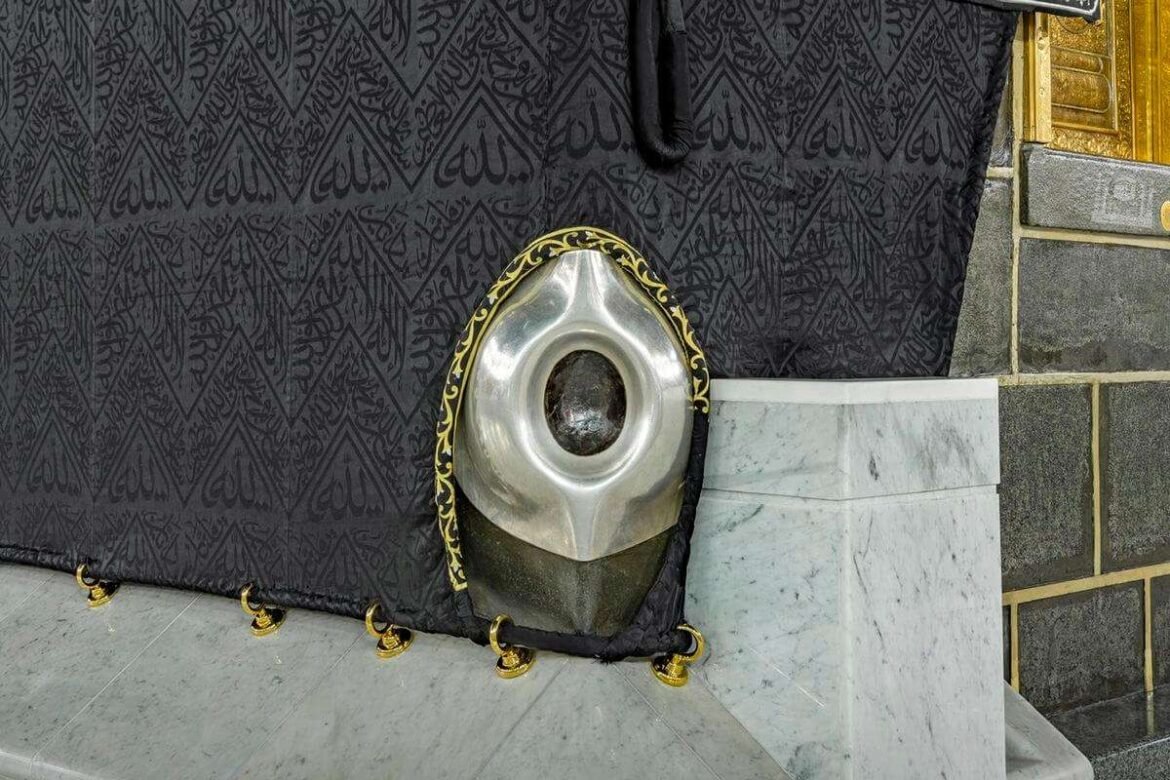 Ilmuwan Temukan Bukti Hajar Aswad Bukan Berasal dari Bumi? Ini Penjelasan Ilmiahnya yang Lagi Dibahas